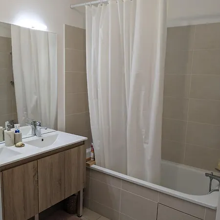Spacieux Duplex Apartment *